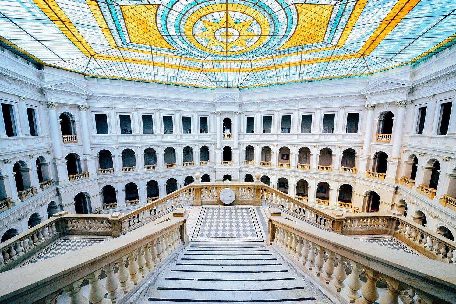 varşova teknoloji üniversitesi