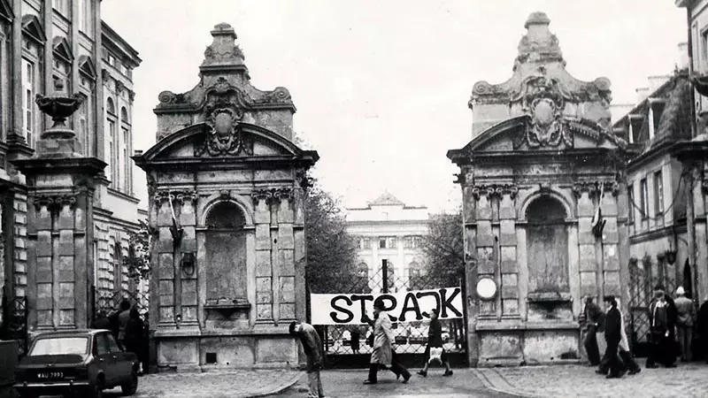 varsova universitesi